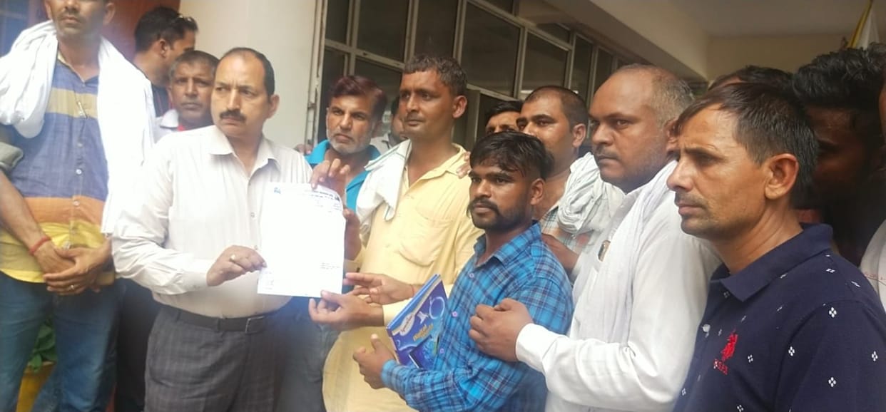 Auto rickshaw operators protested against operating buses from inside the city