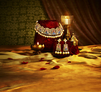 These five stunning jewelery of Tanishq will make you beautiful and attractive during the festive season
