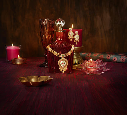 These five stunning jewelery of Tanishq will make you beautiful and attractive during the festive season