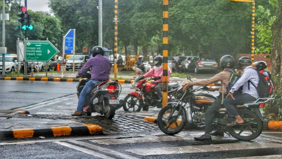 weather became pleasant due to drizzle throughout the day know how the weather on Friday in Delhi-NCR