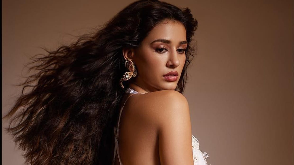 Disha Patani troll For Her backless dress Users compare Actress to Uorfi Javed