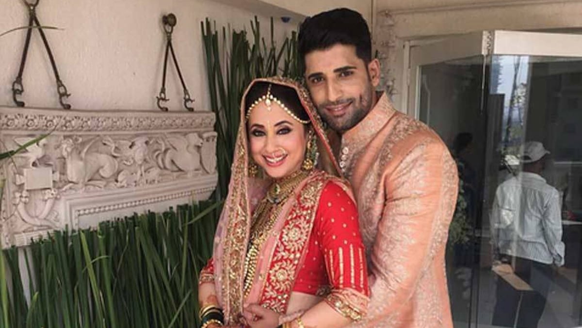 Urmila matondkar Clarifies rumours after her husband Mohsin Akhtar photo goes viral with baby girl