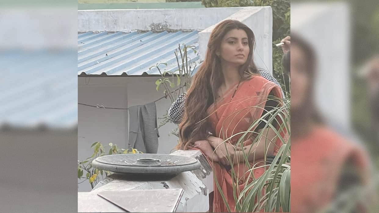 Urvashi Rautela New Post With Caption mohabbat se door hokar dekho Users Say It is For Rishabh Pant