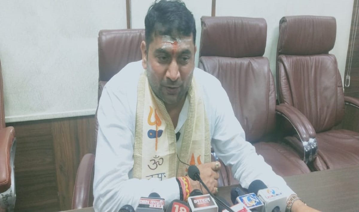 Minister of State Somendra tomar in varanasi said we do not work for show off