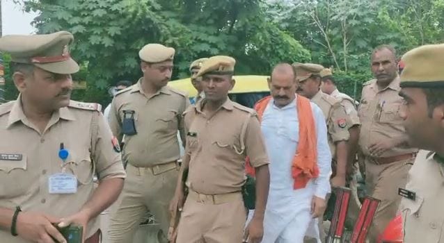 Former Mla Vijay Mishra appeared in case of threatening rape victim now hearing on 29 september