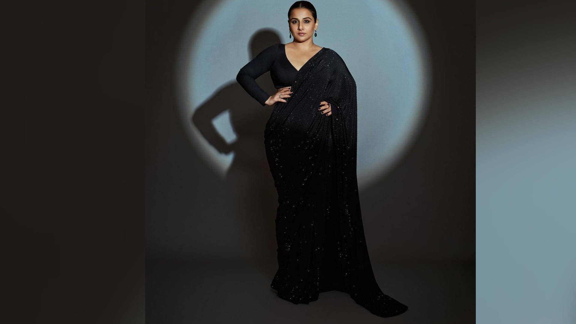 vidya balan in black shimmer saree with full sleeve blouse look stylish