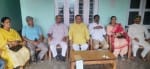 ददाहू में पत्रकारों से बातचीत करते कांग्रेस विधायक विनय कुमार।