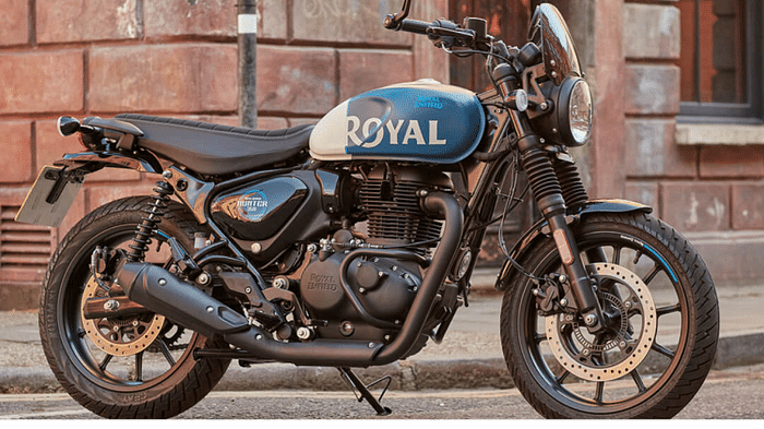 Five roadster bikes in india price engine features, Harley royal enfield yezdi triumph honda