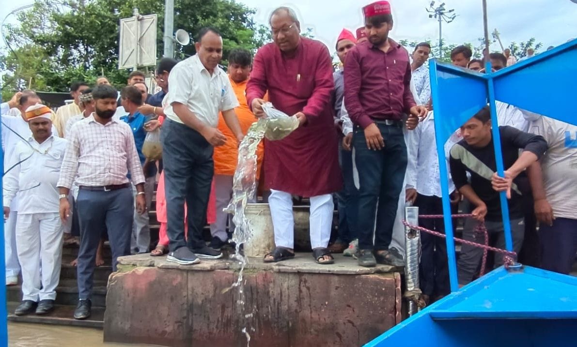 Government working on development and trust with everyone
