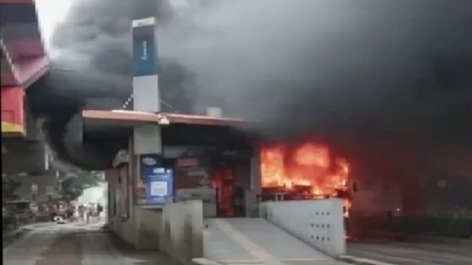 Gujarat: Fire breaks out in a bus in Ahmedabad Memnagar station