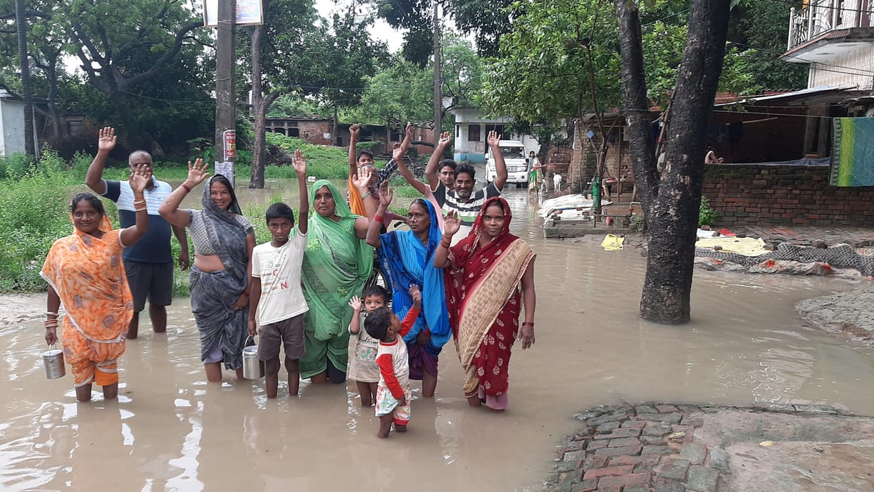 Villagers demonstrated for drainage, warned of wheel jam