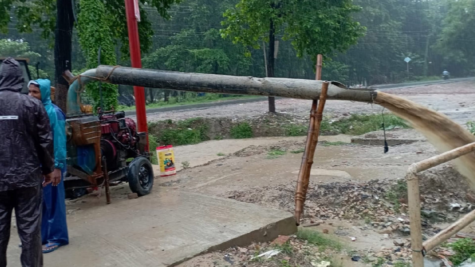 Gorakhpur Rain houses and Rain water entered shops too