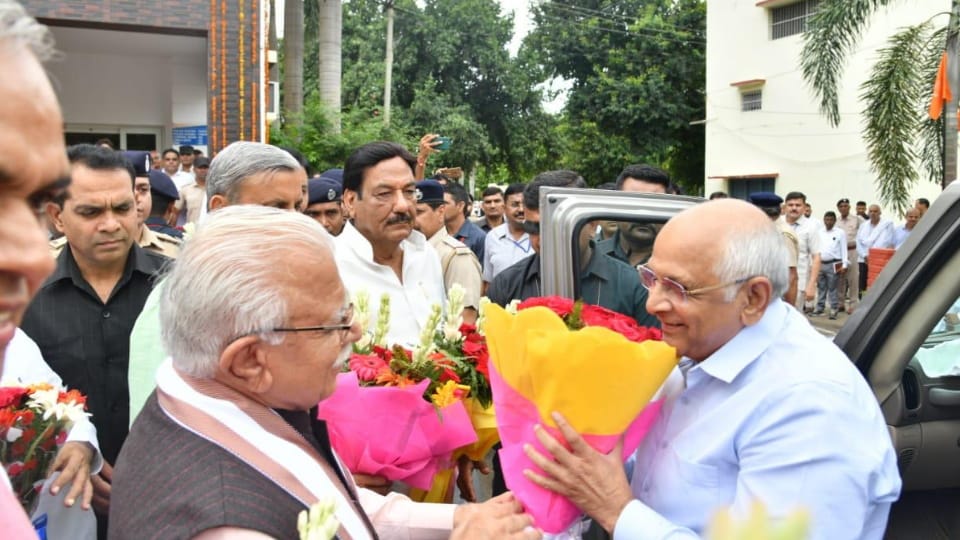 Gujarat CM Bhupendra Patel reached Kurukshetra, will observe natural farming in Gurukul
