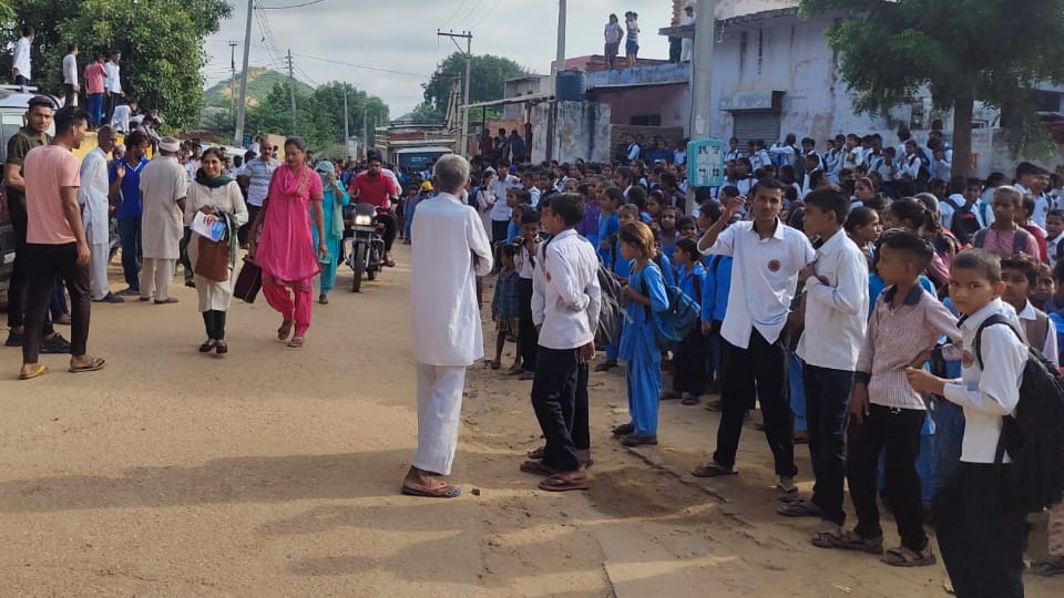 Two schools were locked by villagers of Khudana at Mahendragarh