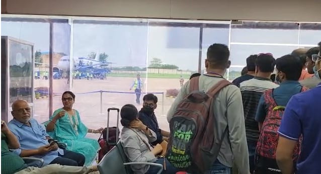 Technical fault in Indigo plane, flight was taking former cricketers to Indore