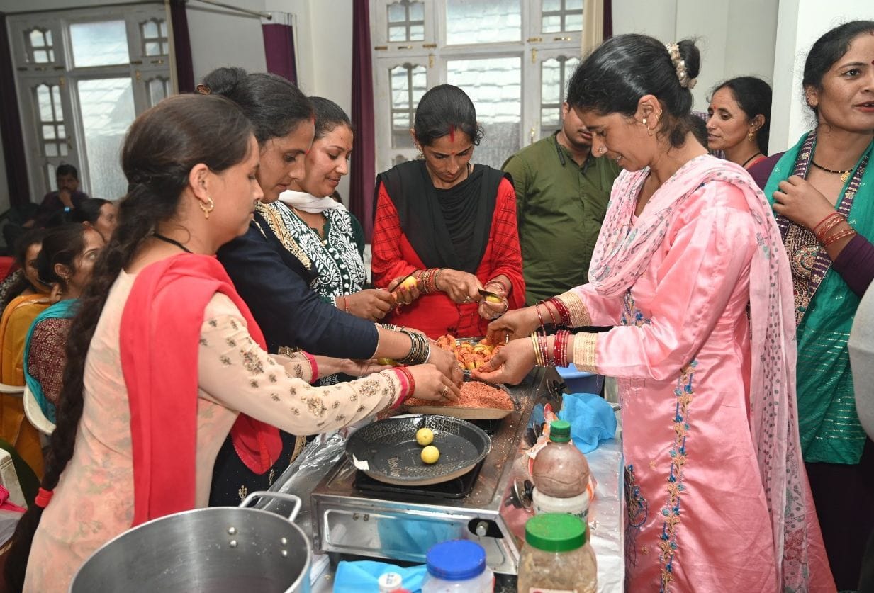 mandi news himachal news tips given gardeners make chutney pickle jam karsog