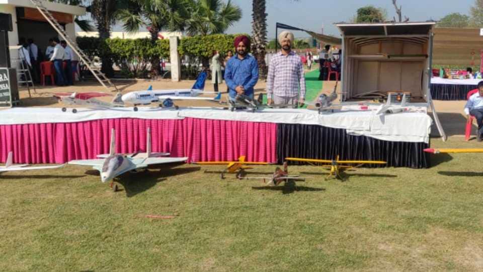 Punjab Farmer built more than 50 model aircraft