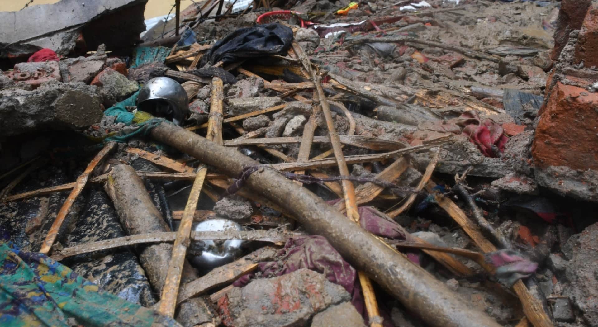 Lucknow wall collapsed injured expressed their pain, the whole family was scattered in one night