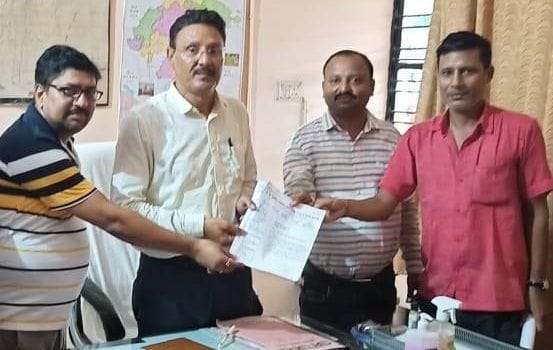 Traders submitted memorandum to stop online trading