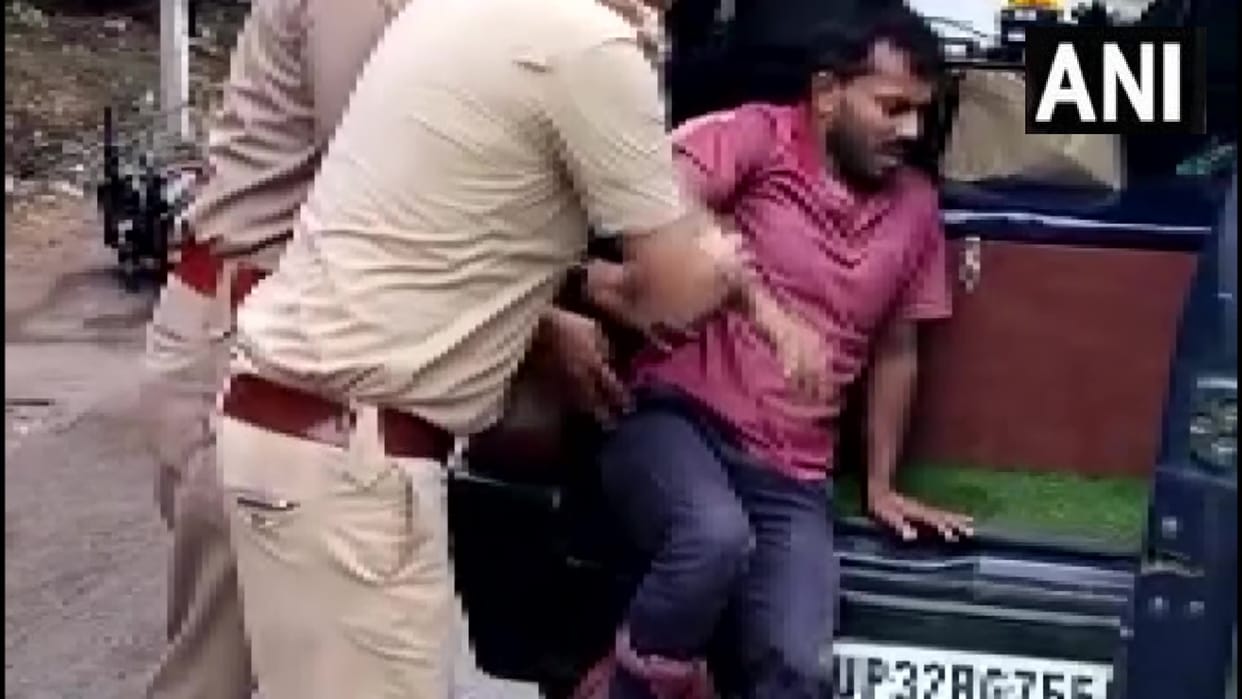 One miscreant got shot in an encounter with Ghaziabad police two arrested