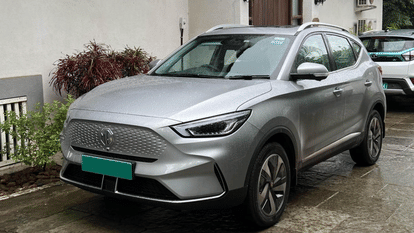 MG Motor India launches MG ZS EV Excite Base Variant Know Price Features Range News in Hindi