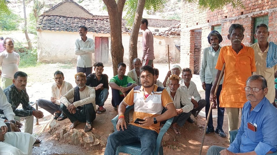 After death of nine people due to wall collapse in Lucknow mourning spread in village of victim s family in Jh