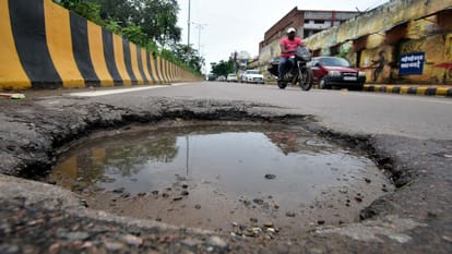 MLA Siddharthnath could not get the broken road of his house built even in six months