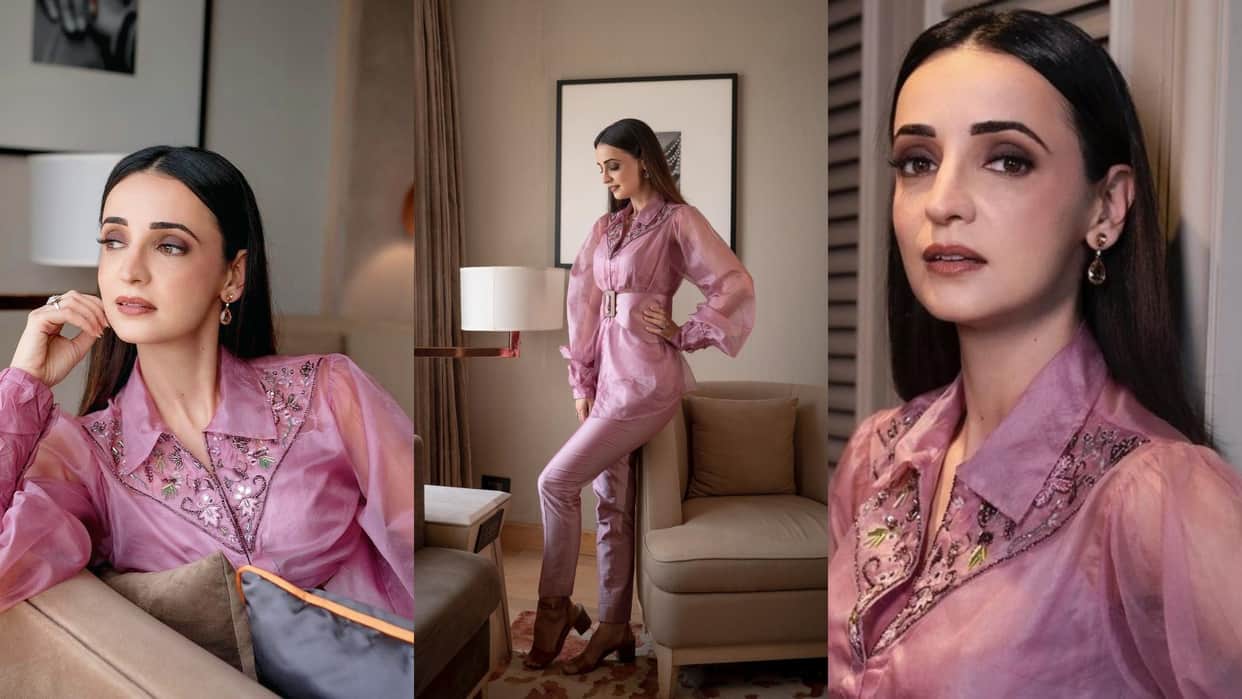 Sanaya Irani Birthday Know about Iss Pyaar Ko Kya Naam Doon Actress life unknown facts love story mohit sehgal