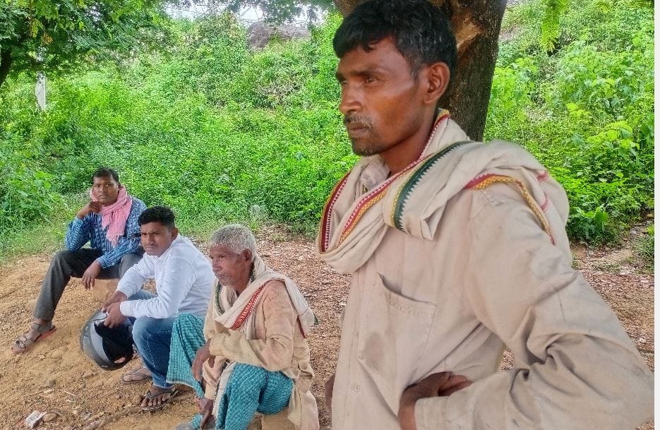 suicide case sonbhadra girl jumped from hill with two children to teach lesson to stepmother