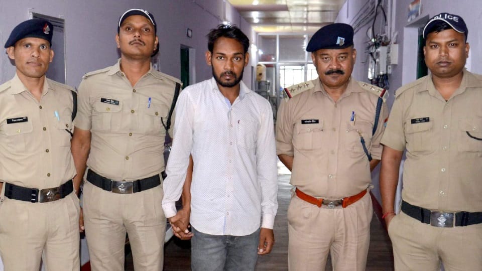 Uttarakhand News: Youth Arrested for doing fraud in hotel booking in Badrinath dham