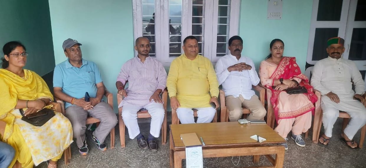 Congress MLA Vinay Kumar Says Mafia rule in the state, law and order on Ram Bharosa
