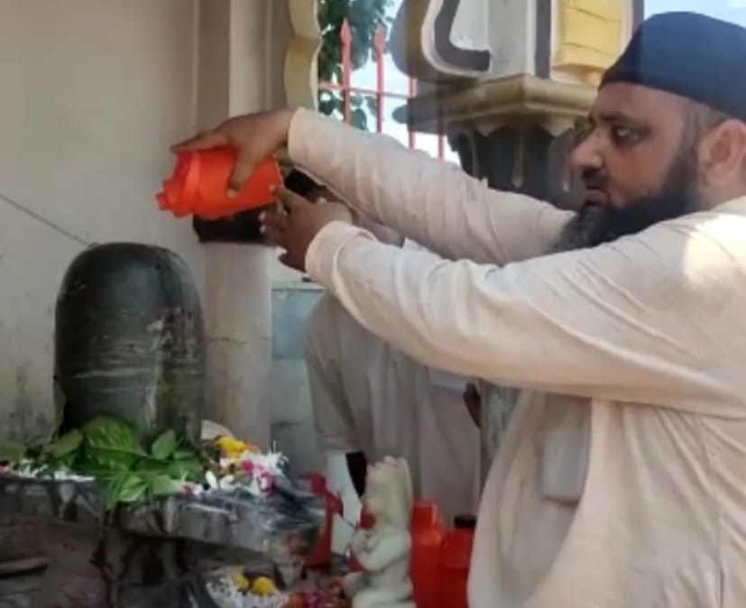 Video of Rao Musharraf Ali performing Jalabhishek on Shivling goes viral
