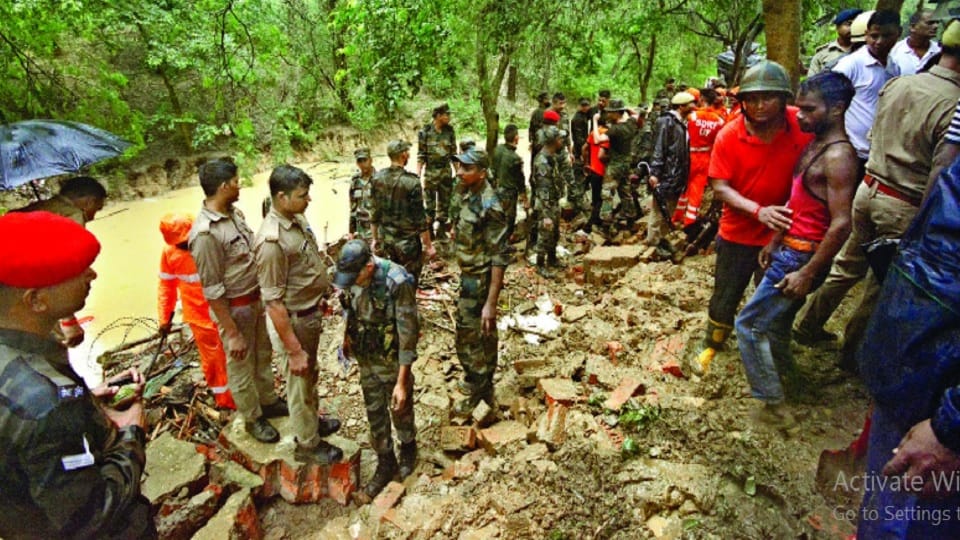 UP News : Rain wreaks havoc in UP, 31 deaths across the state