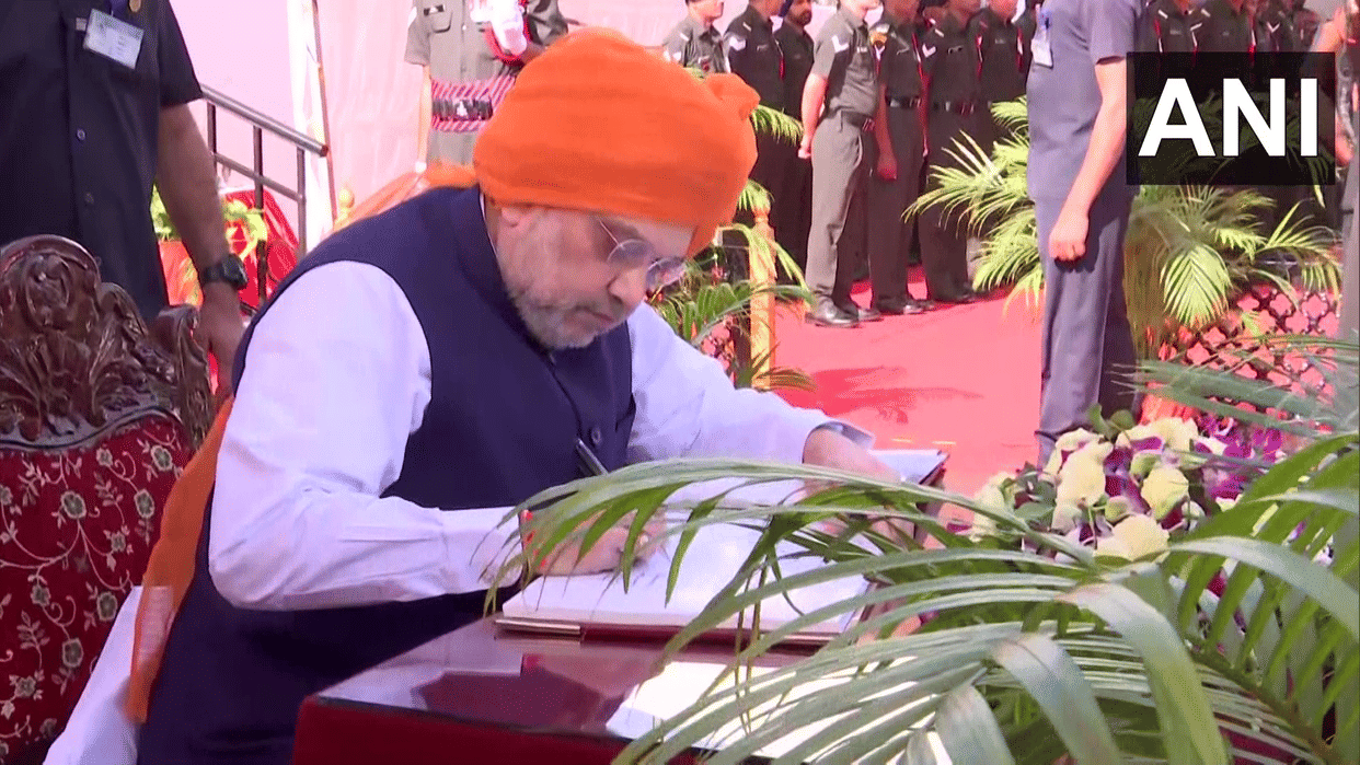 Home Minister Amit Shah Arrives In Hyderabad to Celebrate Liberation Day 2022