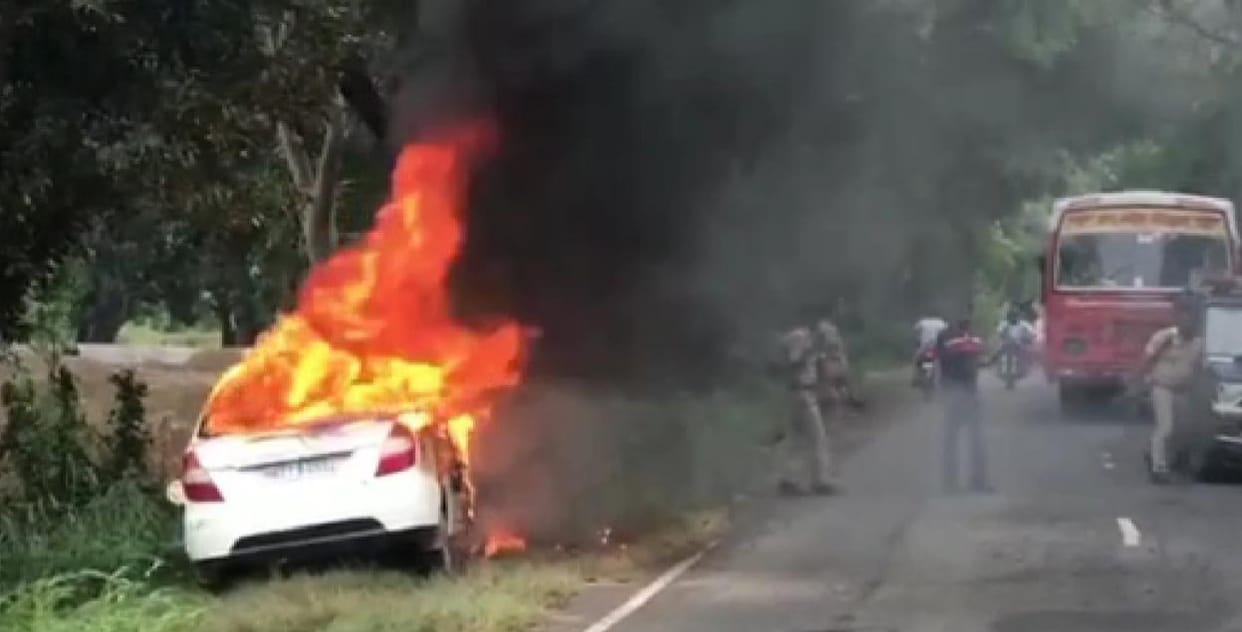 Bagpat:The car driver who became a fireball saved his life by running away