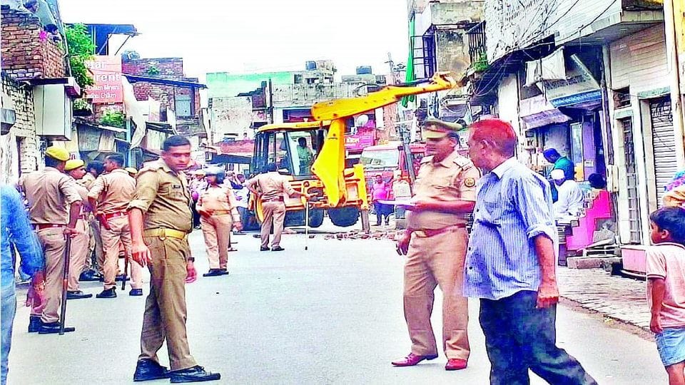 Illegal construction demolished within 100 meters radius of Taj Mahal