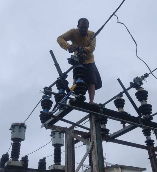 Kanpur Dehat: Strong wind and rain blew the electricity of 96 villages, problem to 1.5 lakh population
