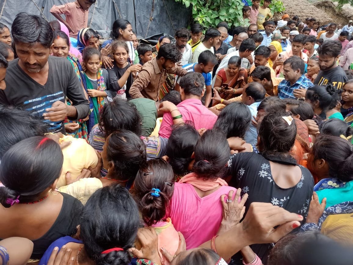 accident,gonda,ht line,feunral,three person death