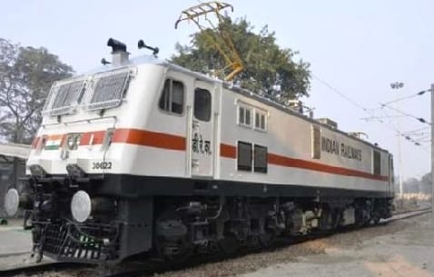 First electric train will reach Mailani from Lucknow this evening