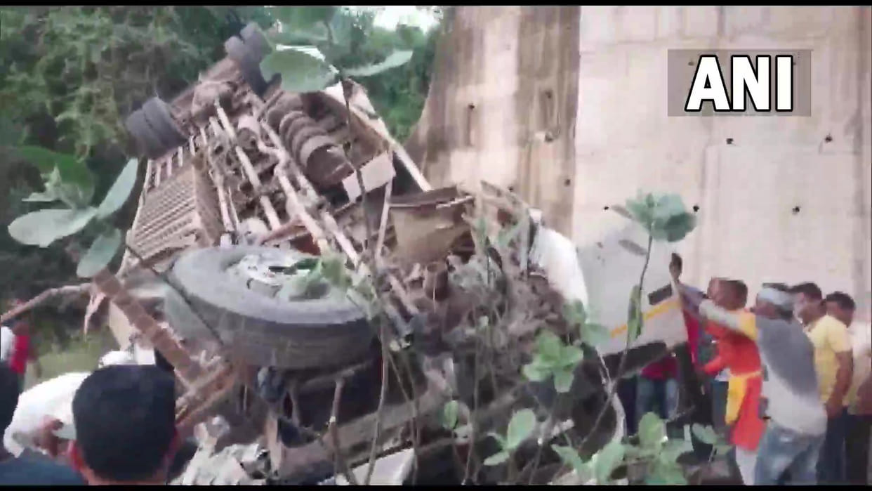 Six killed many injured after bus falls into river in Jharkhand Hazaribag