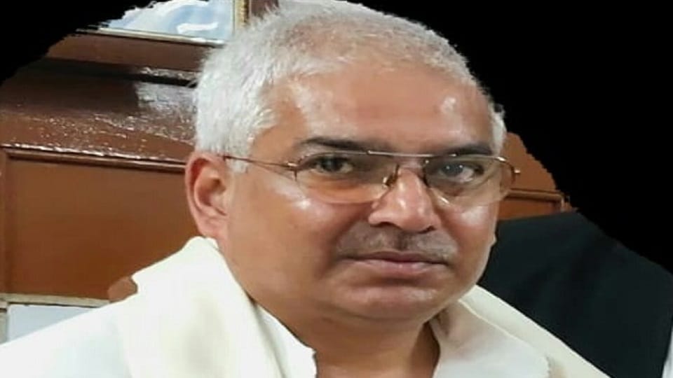 Cabinet Minister Mayankeshwar Sharan Singh appeared in Sultanpur court in violation of code of conduct