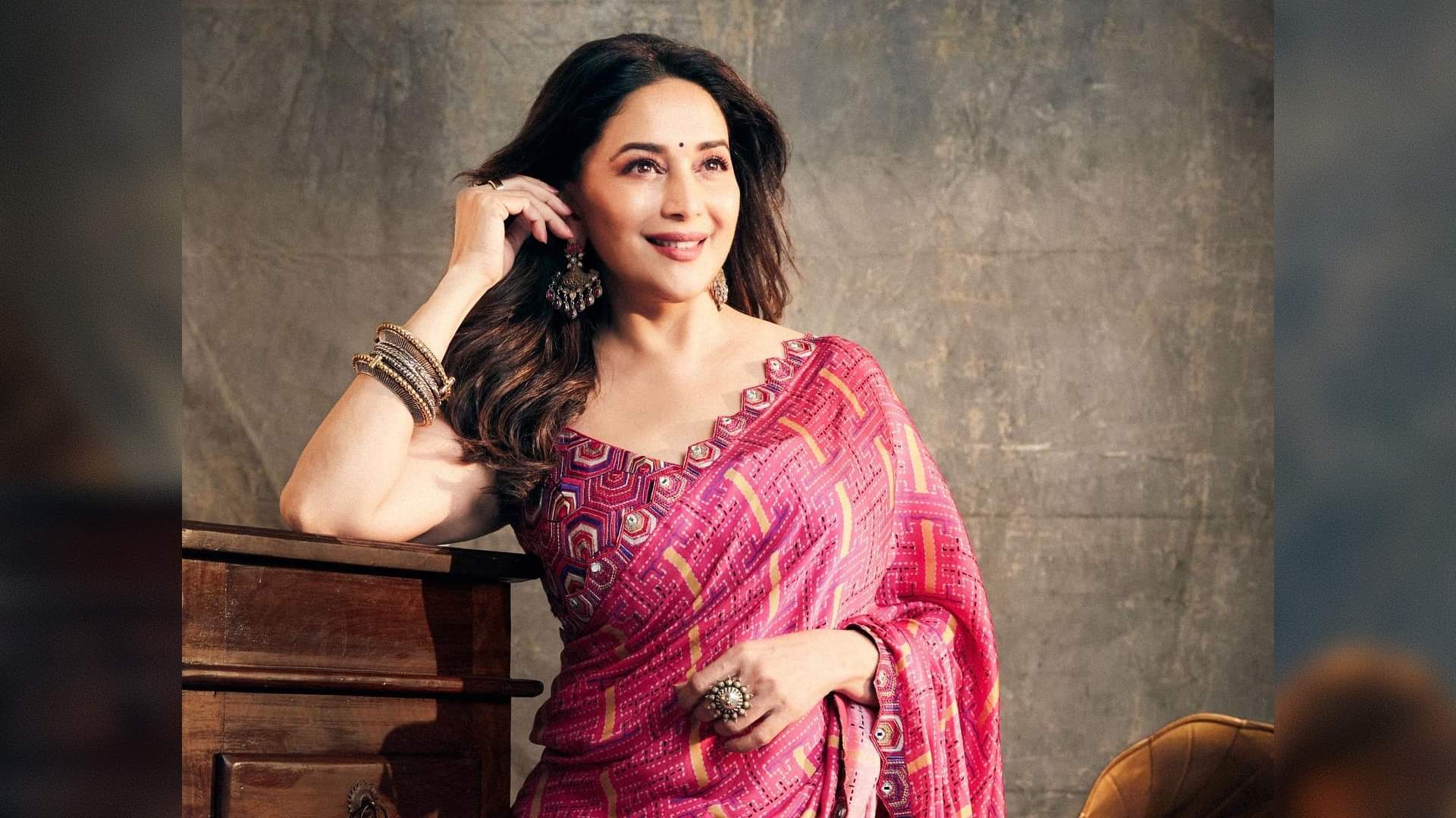 madhuri dixit looks graceful in pink block print saree for jhalak dikhhla jaa perfect for festival