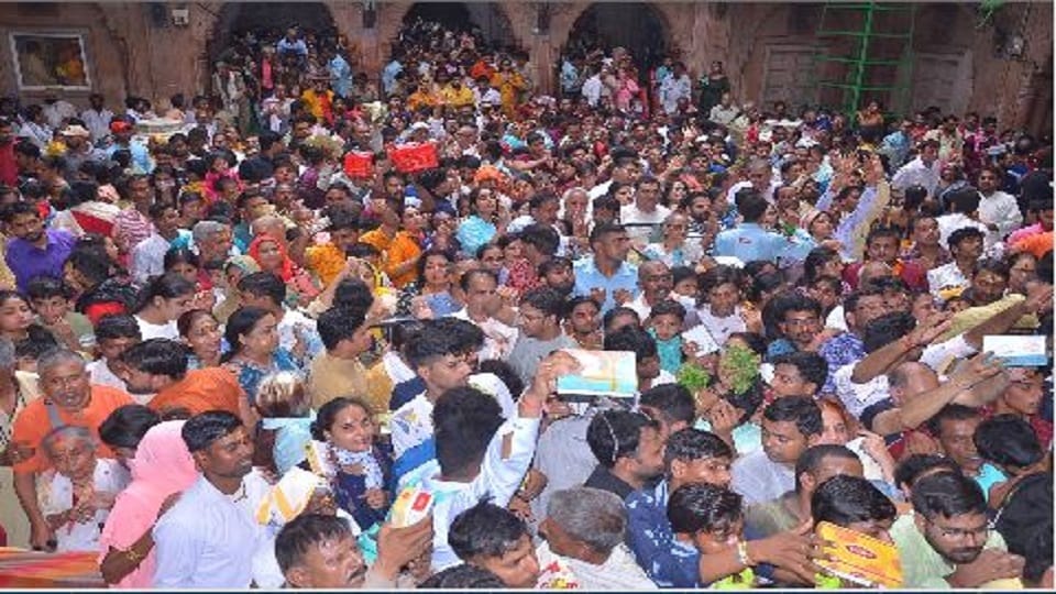 Banke bihari temple New arrangement for crowd control after the accident to visit Banke Bihari darshan