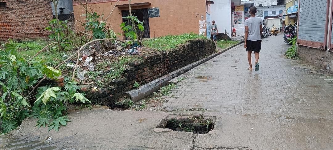 Problem due to lack of slab on drain