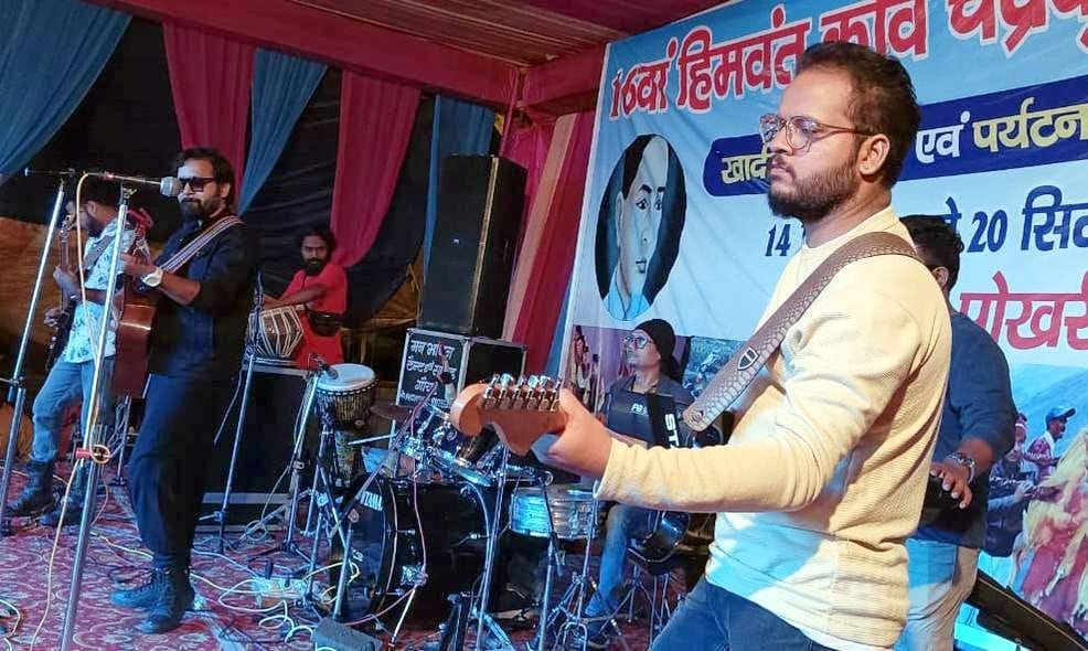 The audience danced on the songs of Garh-Kumaon