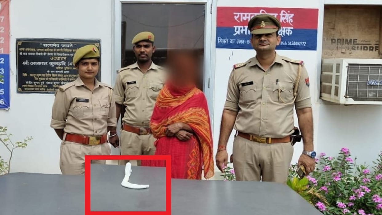 Disclosing murder case of youth in Akrabad Aligarh police said that wife killed husband