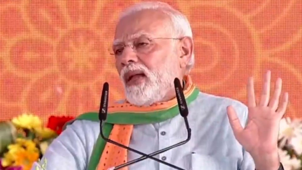 Modi said - I could not go to my mother on my birthday, but lakhs of mothers of the region are blessing me