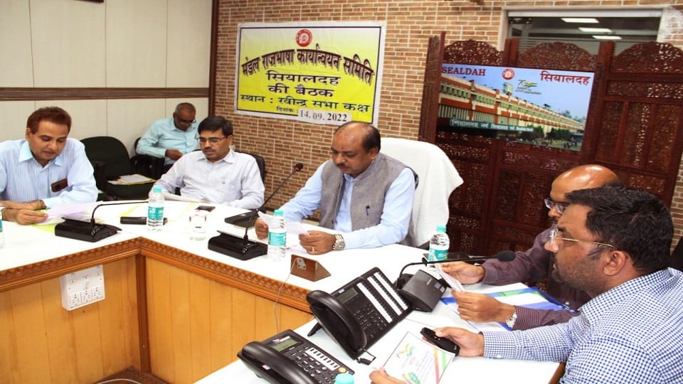 Sealdah Mandal celebrated Hindi Diwas with great pomp, honored those who did excellent work