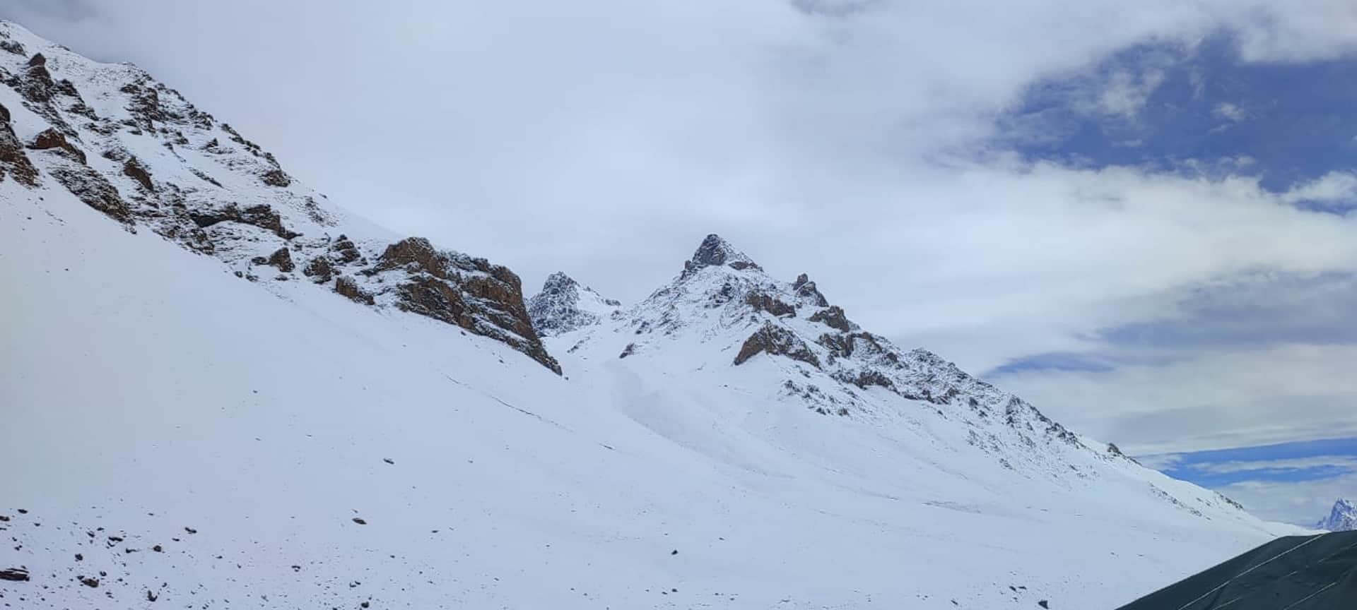 Season’s First Snowfall in Uttarakhand 2022 Snowfall on the peaks of Badrinath Dham-Hemkund Sahib See Photos