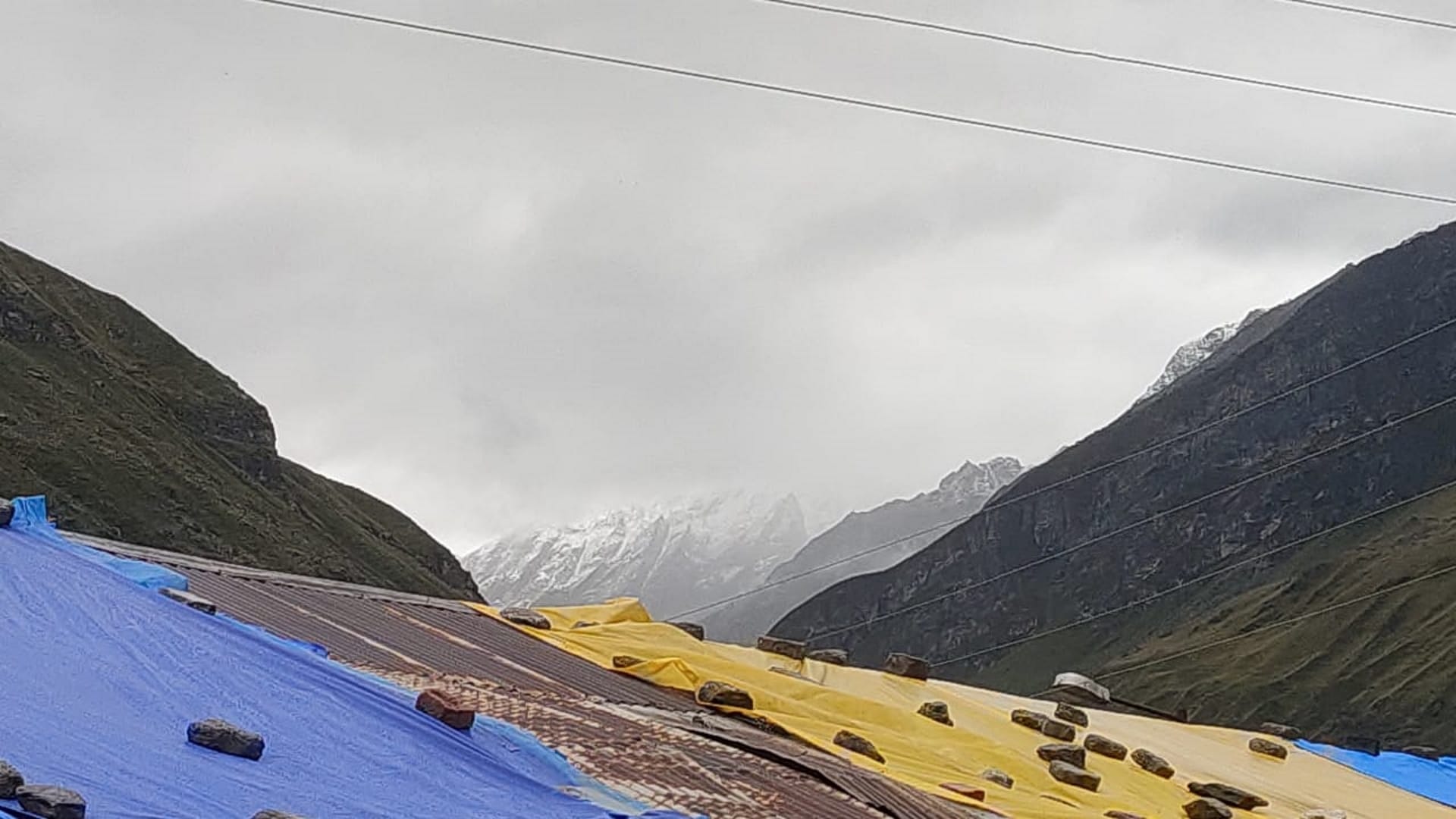 Season’s First Snowfall in Uttarakhand 2022 Snowfall on the peaks of Badrinath Dham-Hemkund Sahib See Photos